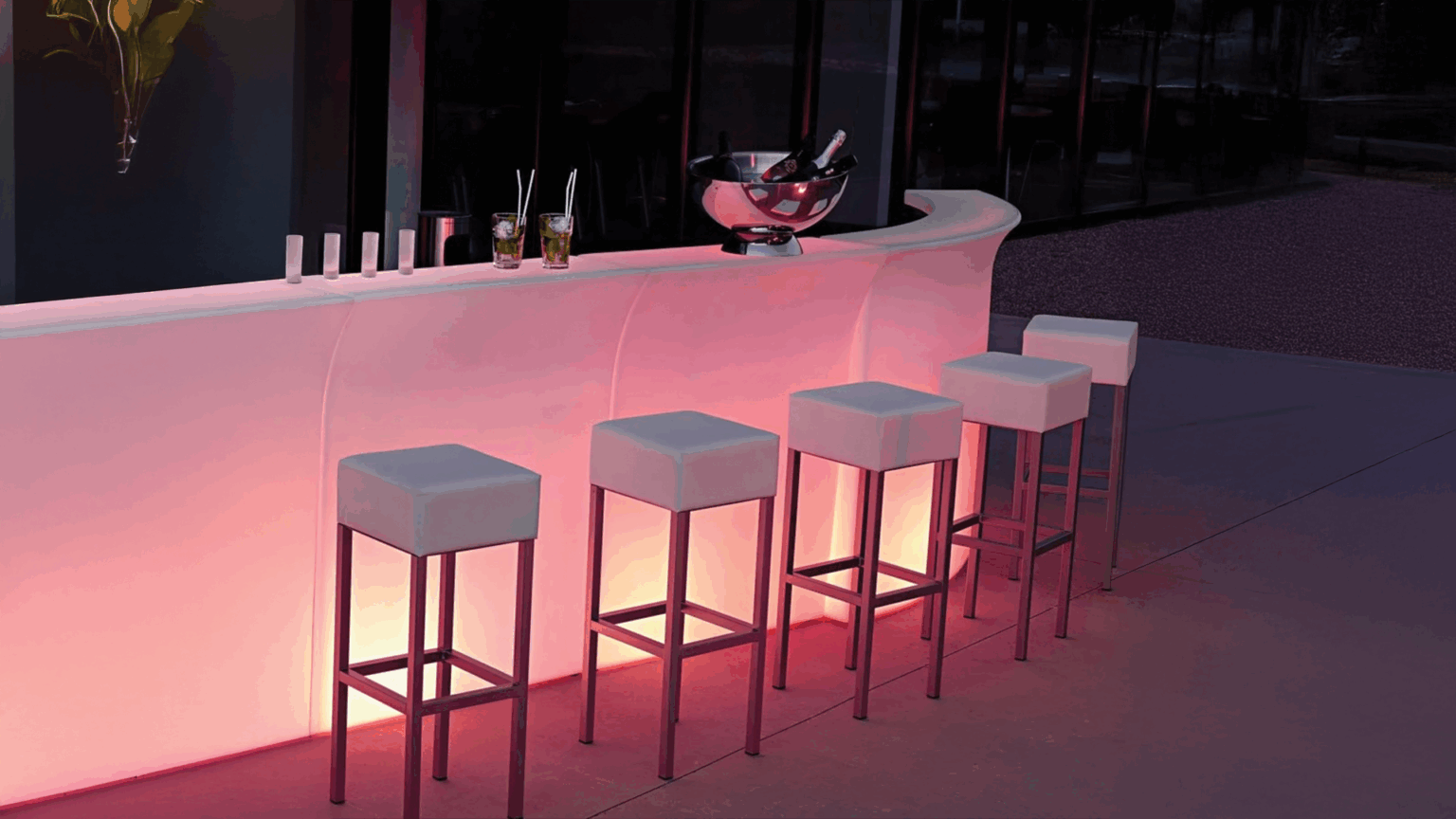 Bar à cocktails lumineux Votre Barman pour soirée et événement