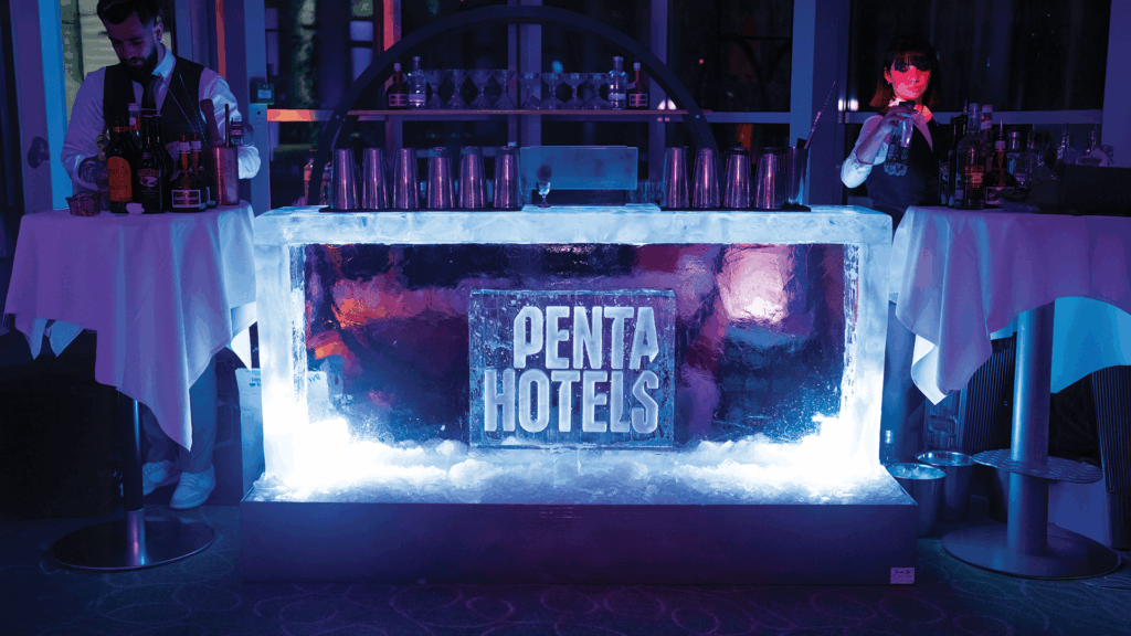 Image d'un bar fait avc de la glace